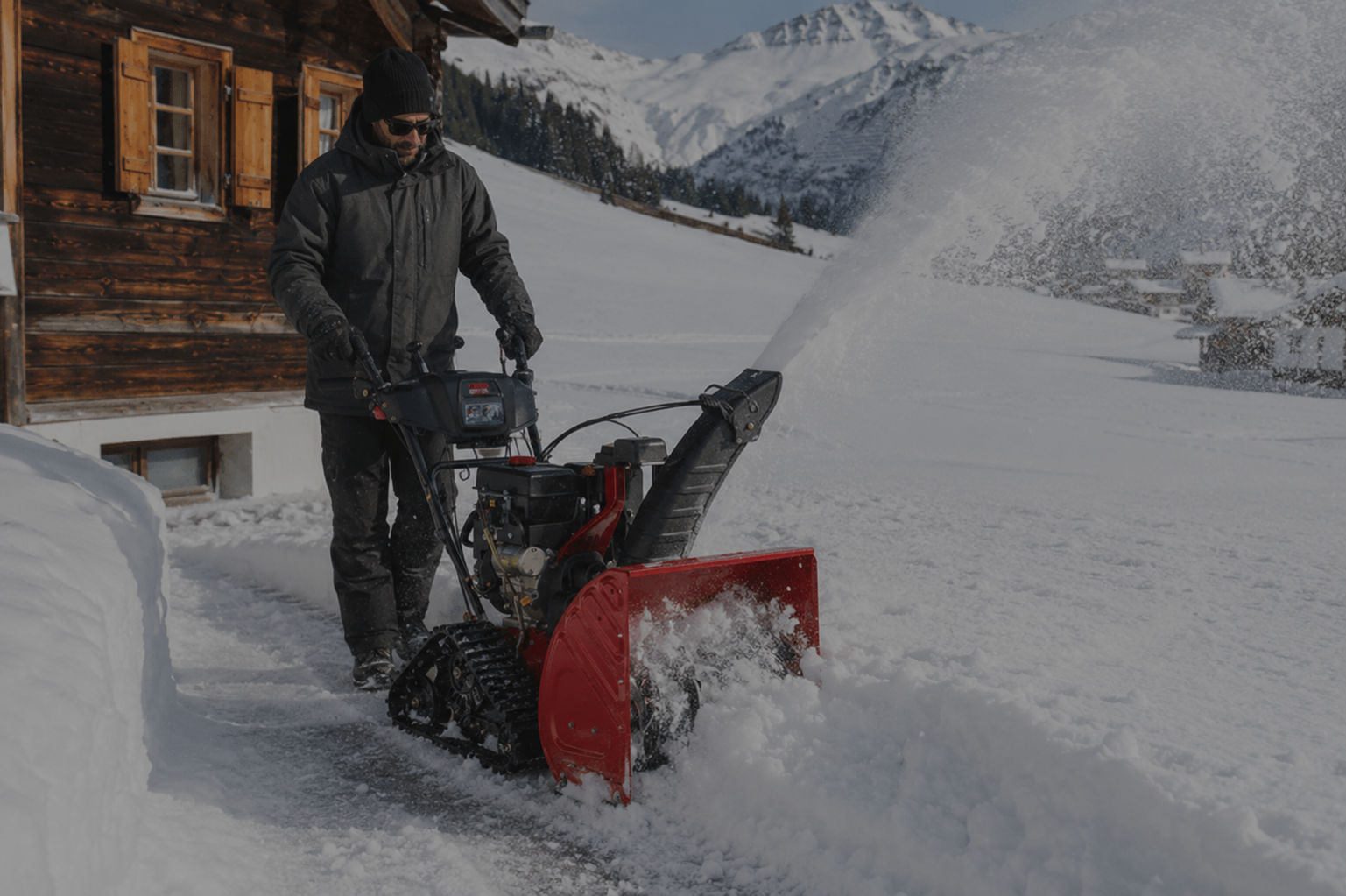 homme travaillant avec fraise à neige (1)